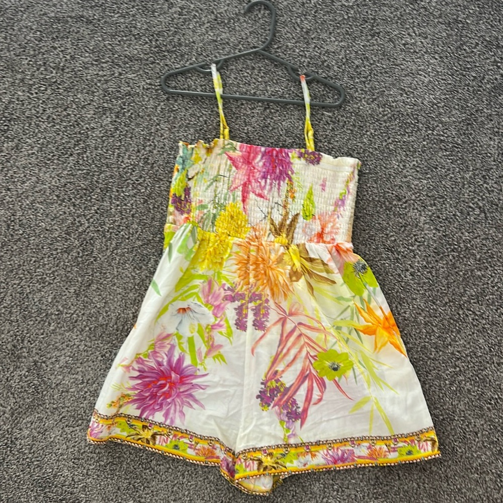Camilla Mini’s palsy suit